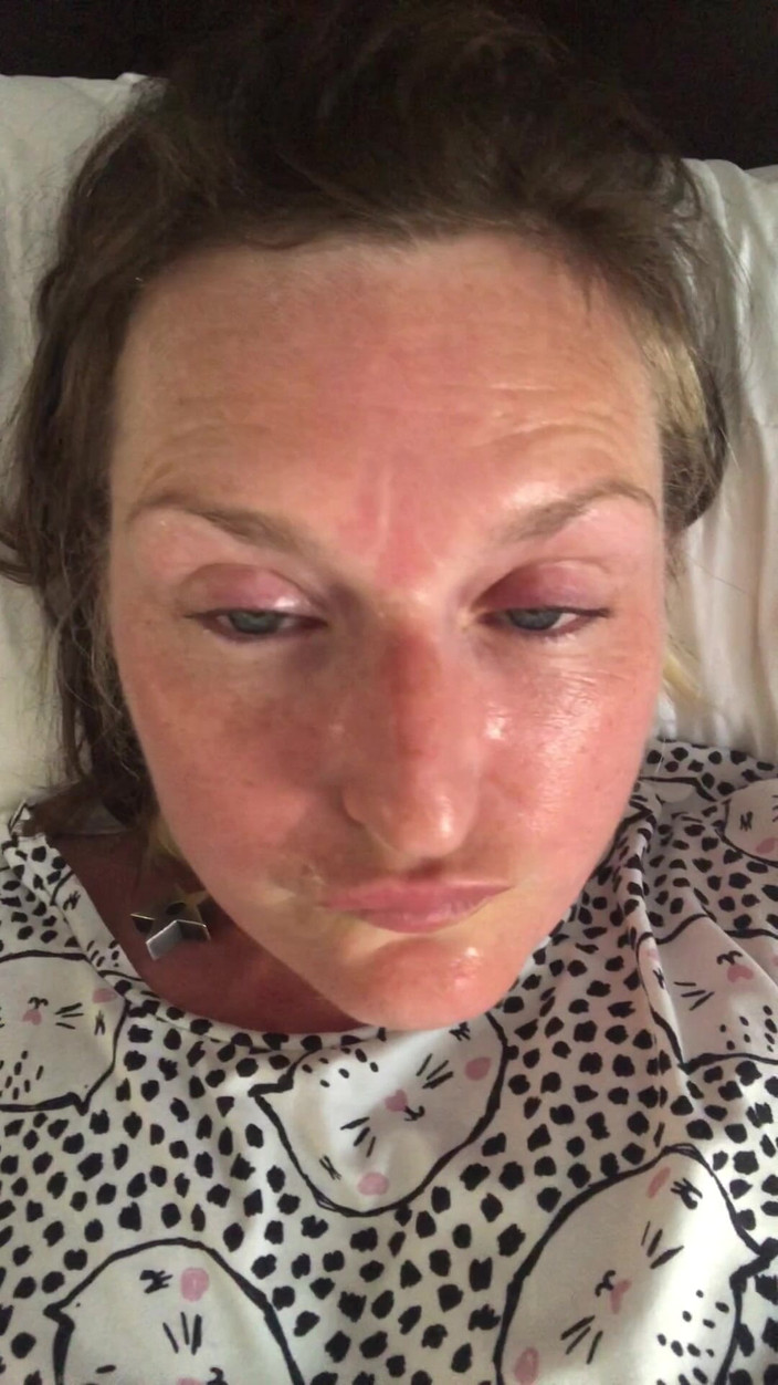 MistressWriggler: Wajahku Yang Hot Dan Berkeringat Bersilang Sampai Orgasme