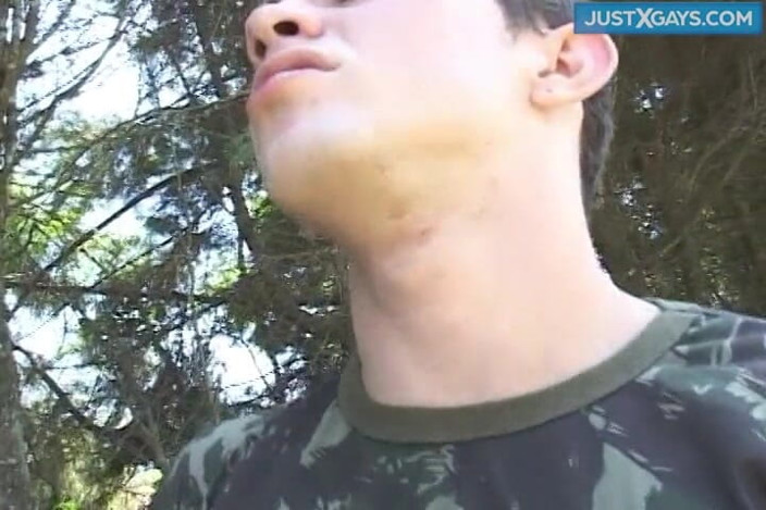 Just X Gays bareback: Me folla en el campamento de entrenamiento