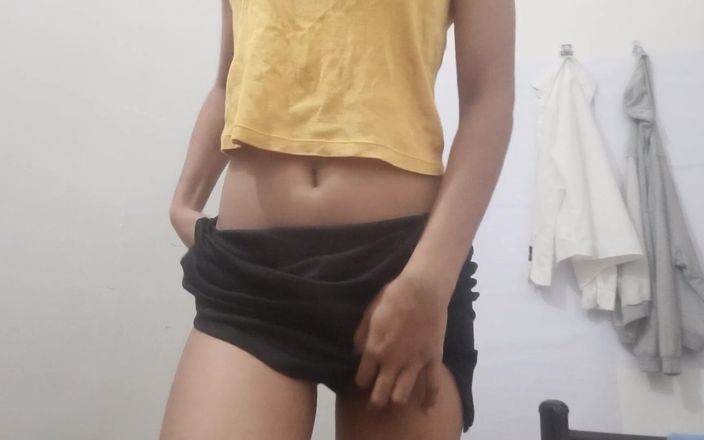 desigirl93: Polly White se masturbează pe scaunul ei preferat 2