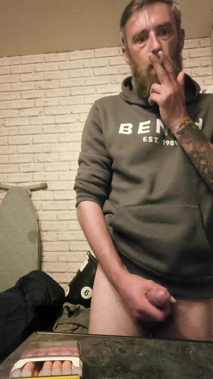 Smoking stoker: Smoking and Wanking
