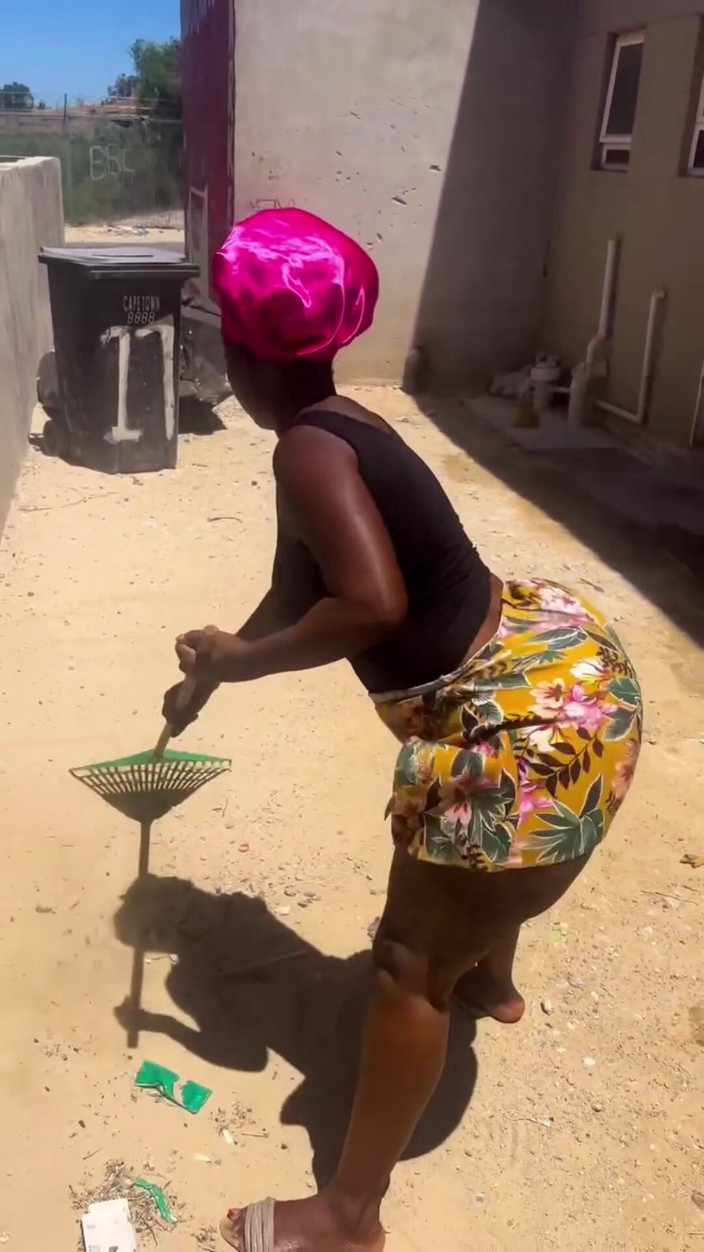 Poppa's Sweet Summer Butter Ball: Assistindo Minha Tia Se Limpar