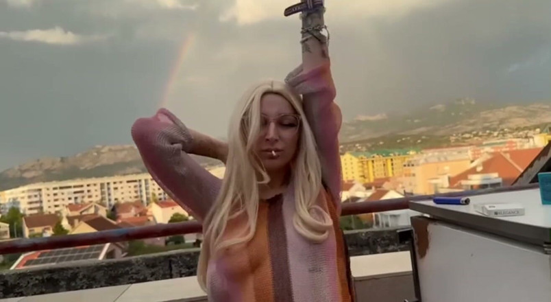 Lana lova: Rainbow Smoking, Stepsis Ass Pussy Teasing