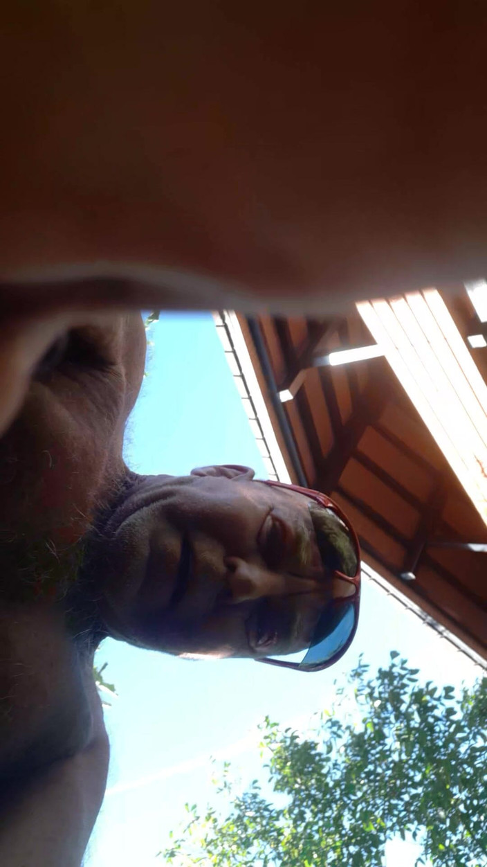 Who fucks my permanently horny anal cunt: Masturbează-mi pizda anală excitată