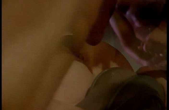 Hot Girlz: Petrecerea reuniune se transformă într-o orgie dură