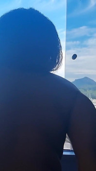 Une BBW au cul énorme sans préservatif et un black remplit sa chatte de lait
