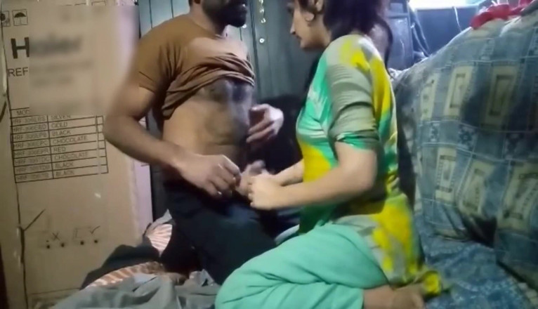 Dasi couple: Pakistanische allein zu hause schwägerin