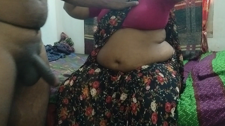 Santhi89: 타밀 하우스 와이프 존나 핫한 거유 아줌마 침대에서 존나 핫한 섹스