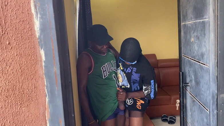 Bolatheboss: Ona bir ders vermek için itaatsiz üvey kuzenimi siktim