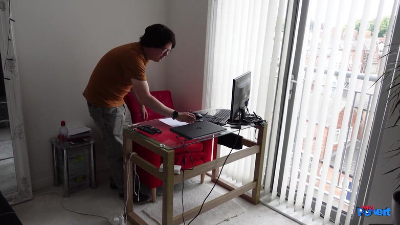 Nerd Pervert: Carli hudsone लंड रंडी को चोद रहा है