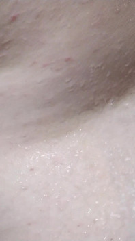 Une indienne desi baise ma copine à gros cul et gros nichons dans la salle de bain