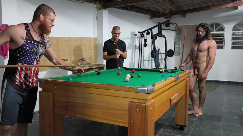 carmonaoficial: Гратися з друзями, роздягаючись