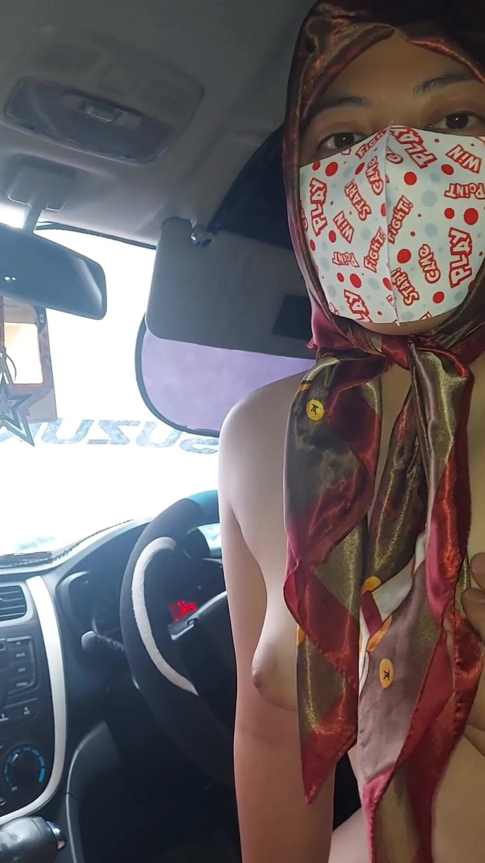 Msiris09: คู่รักในรถเย็ดแบบขาดสติ