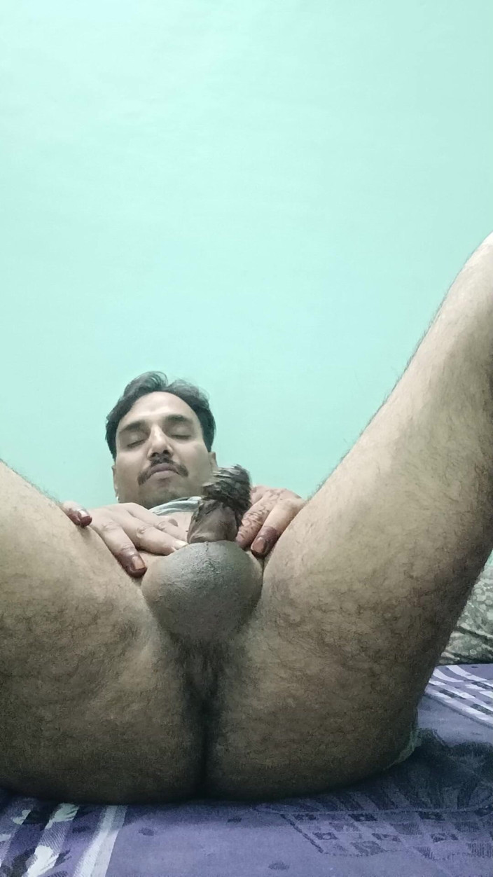 Rajasthani-old-lover: Hintli desi adam duş ve seksin tadını çıkarıyor