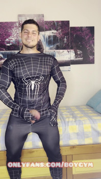 Homem-aranha milkbig ejaculação!
