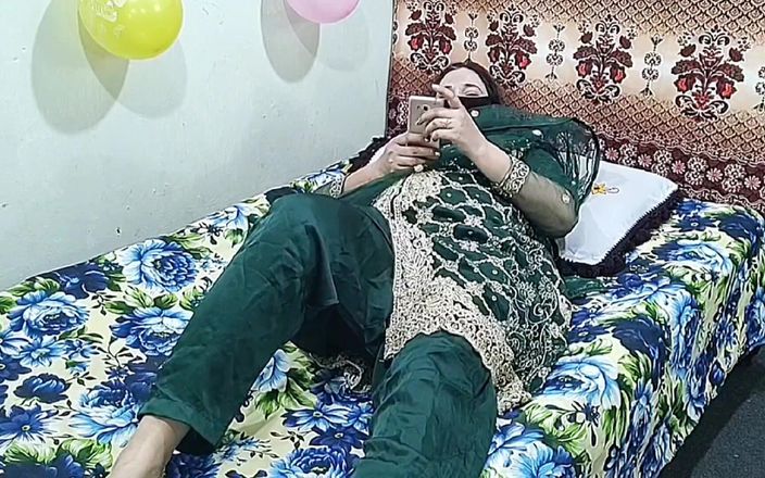 Pakistani CoupleX: Indian Desi Stepmom Playing with Her Step Son Big Ass...