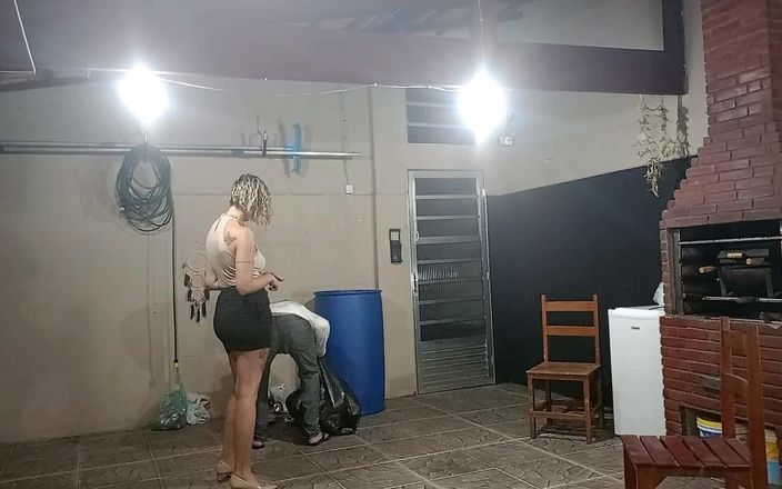 Gabi SweetCouplesStories: Il mendicante sporcaccione ha un giorno fortunato nel quale chiedere...