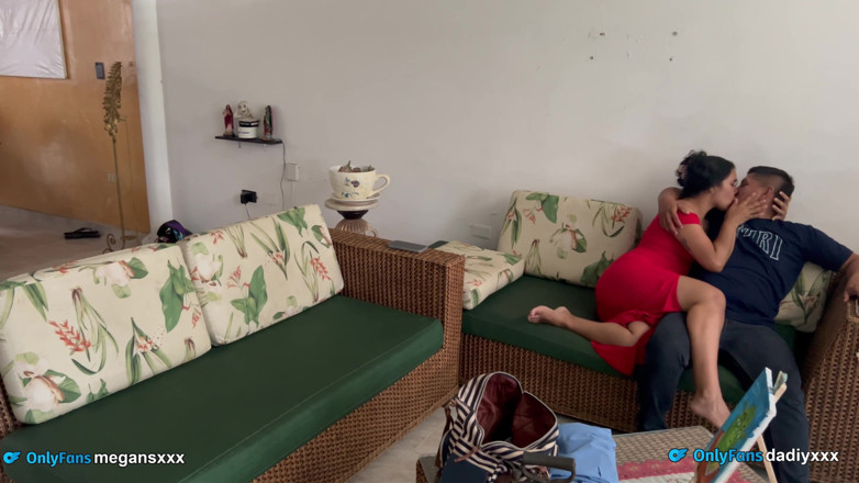 MeGanSxx: Era armato nel soggiorno della casa, che bella scopata hanno...