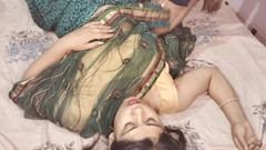 Sexy Girlfriend Girl: साड़ी में तंग चूत वाली देसी भाभी की देवर द्वारा जोरदार चुदाई हिंदी ऑडियो में