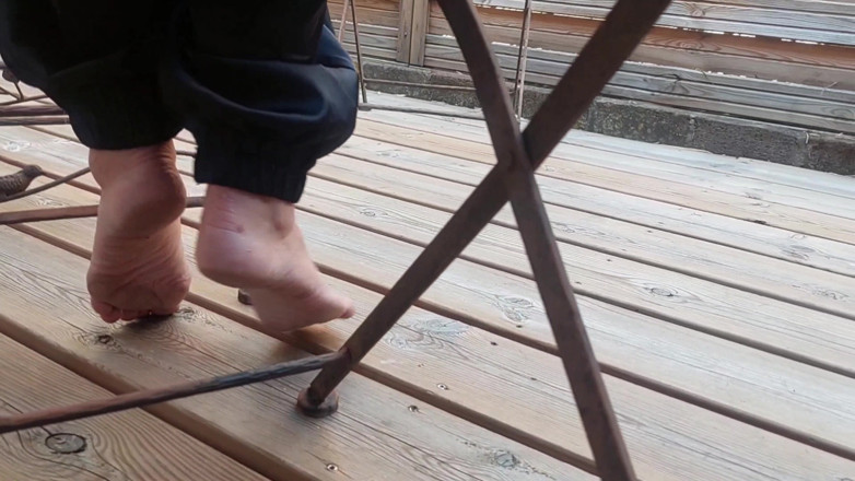 Selena701: Mature Blonde Wife Enjoys Foot Fetish