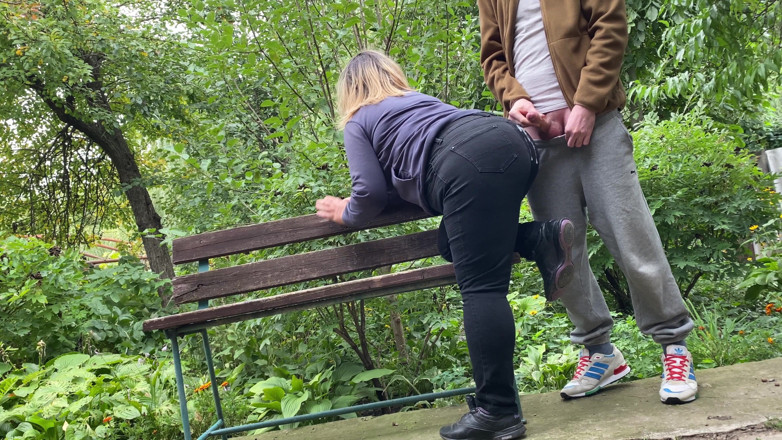 OurFetishLife: Cum on big ass MILF in jeans in the park