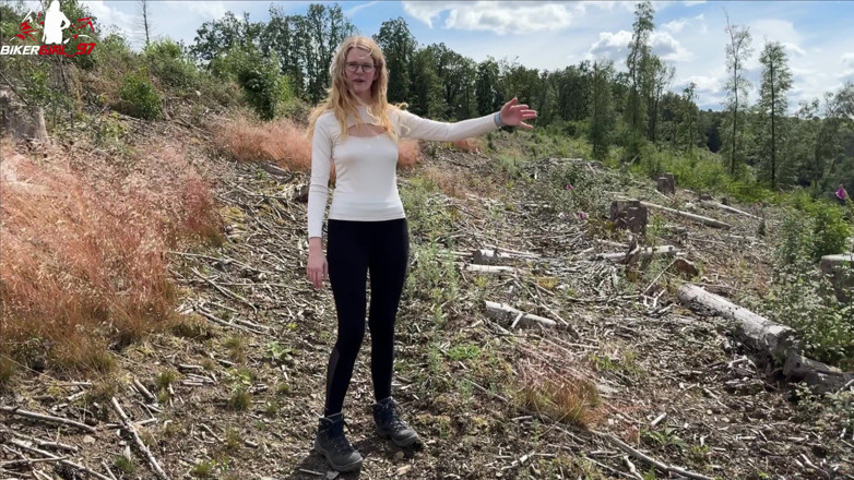 Bikergirl_97: Outdoor Pissing During a Hike with a Great View!