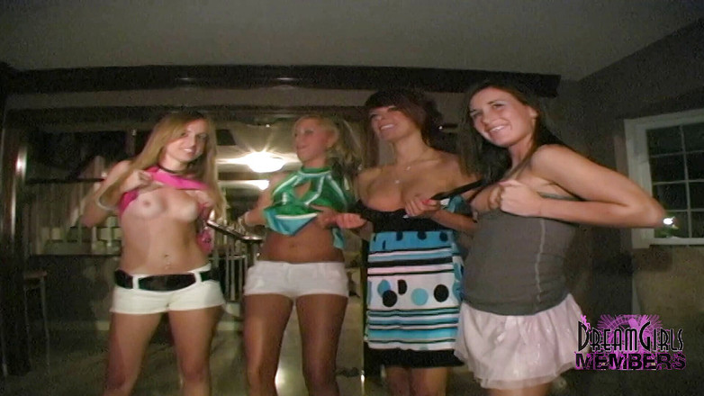 Dream Girls: Imprezowe dziewczyny błyskają w moim domu przed klubem