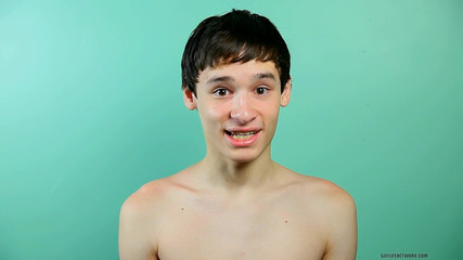 Beddable Boys: Netter twink damien telrue gibt interview