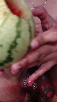 Eine Wassermelone ficken - die beste frucht zum ficken