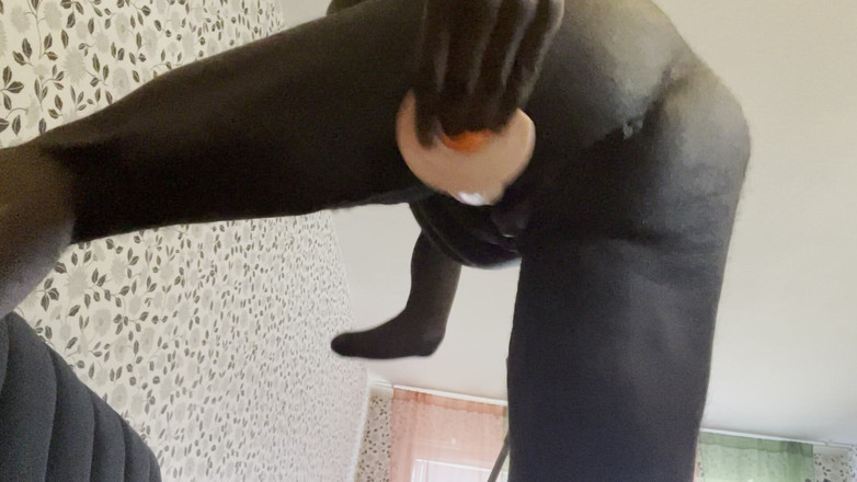 Ebony Amputee: सीधे ऊपर