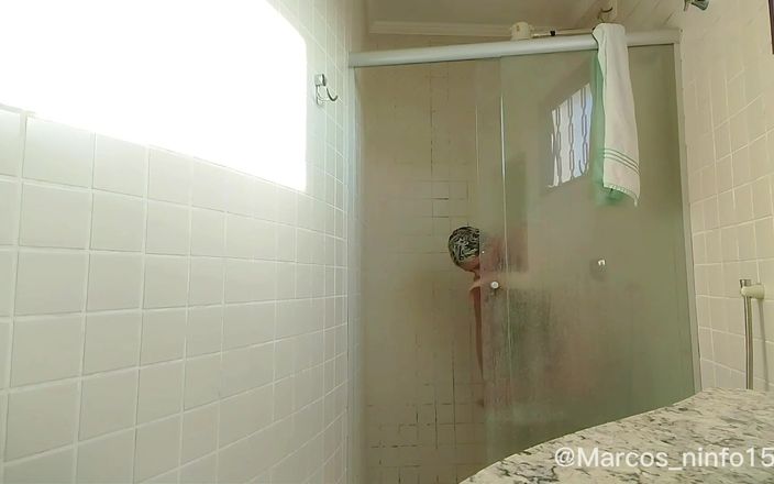 Marcosninfo: Ich duschte im Hotel nackt und beschloss, mich den Leuten...