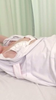 Uwodzicielska pielęgniarka Ueto - zaufana piękność kusi mężów w sprawy szpitalne - 2