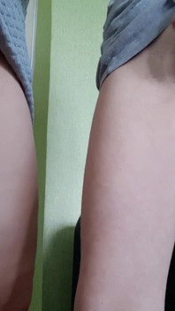 Chúng tôi đã đặt cược về ai sẽ xuất tinh nhanh hơn và cả hai chúng tôi đều thua vì chúng tôi xuất tinh cùng một lúc
