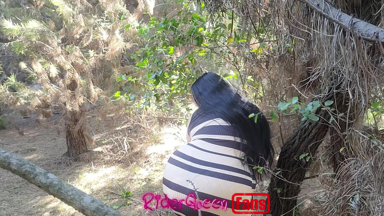 Riderqueen BBW Step Mom Latina Ebony: Riderqueen seul, dehors, vidéos pour mes fans.