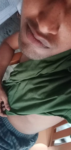 Divertimento gay indiano nudo e abito sexy