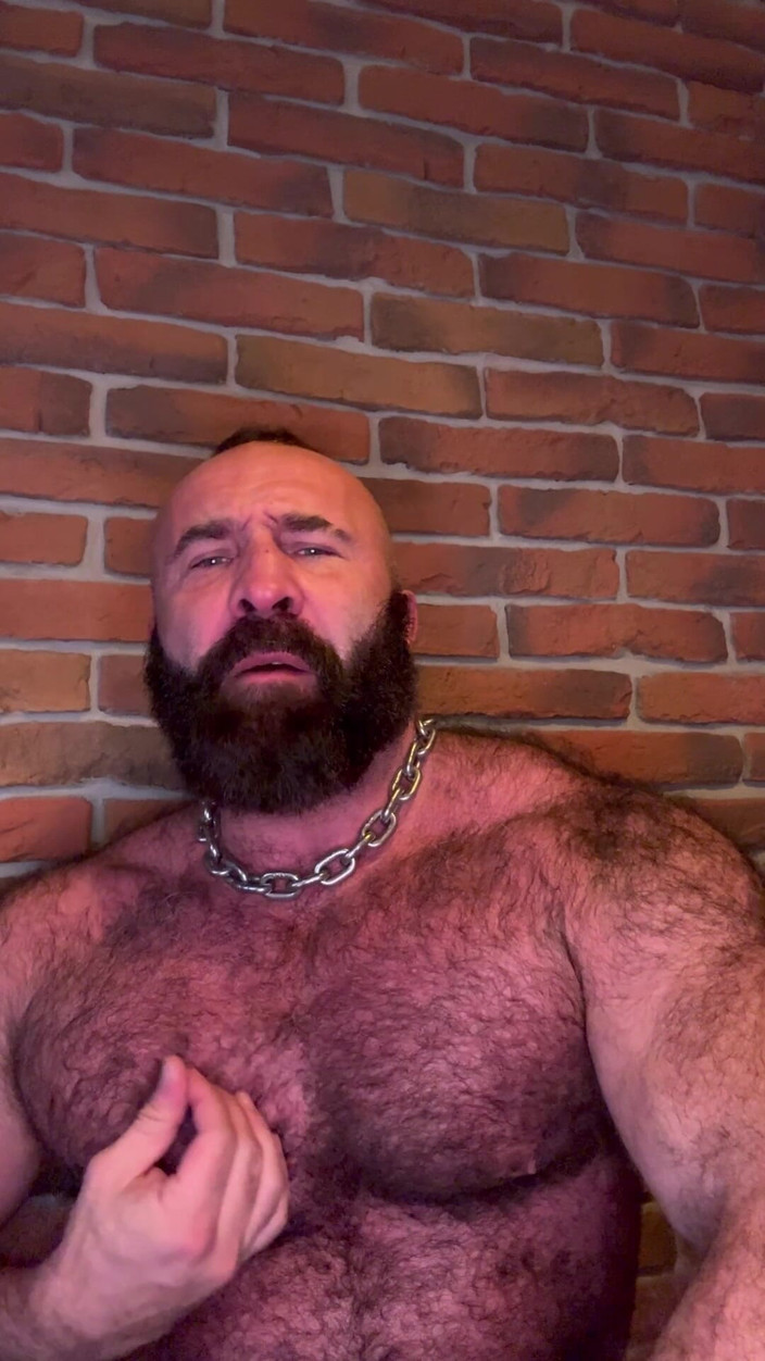 Tyler Rex: Muscle gay bear winter wank - ngocok kontol sampai dicrot sperma