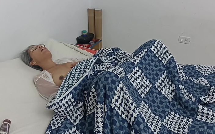 Swingersamateur40: 義理の姉妹との性的関係は、オナニーから始まりました。