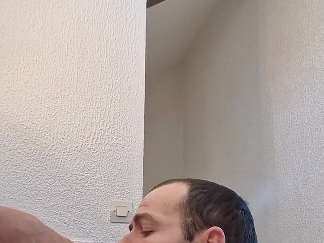Big Cumshot From a Bi Guy Who Gets His Balls Sucked by a Fag (Justin x hoodwar)