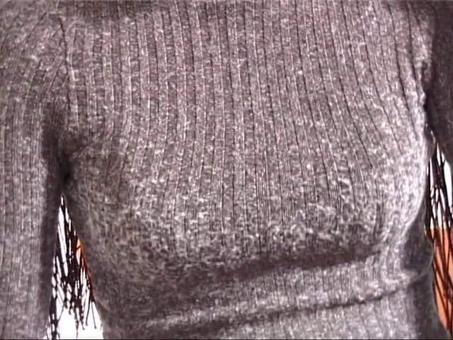 German Classic Porn videos: 젖탱이를 보여주는 어린 학생