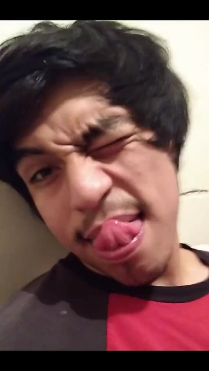 AlexAlejandro13: Red Boy