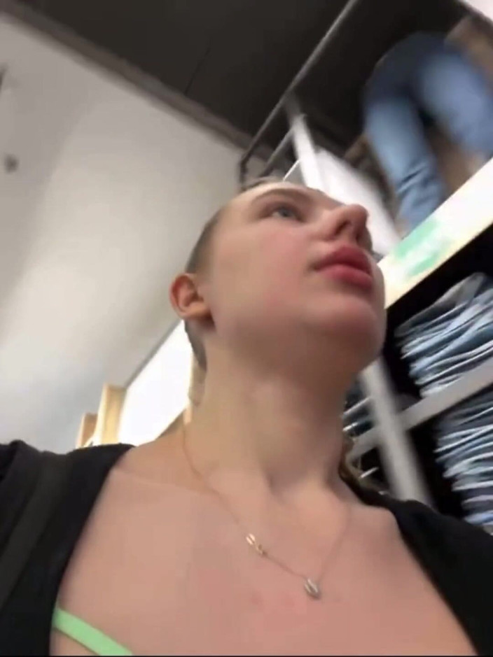 JuiceLussie: Crazy Masturbating on Changing Room