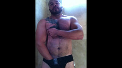 Muscleoso: Ric Ram Si to dělá ve sprše s hračkou