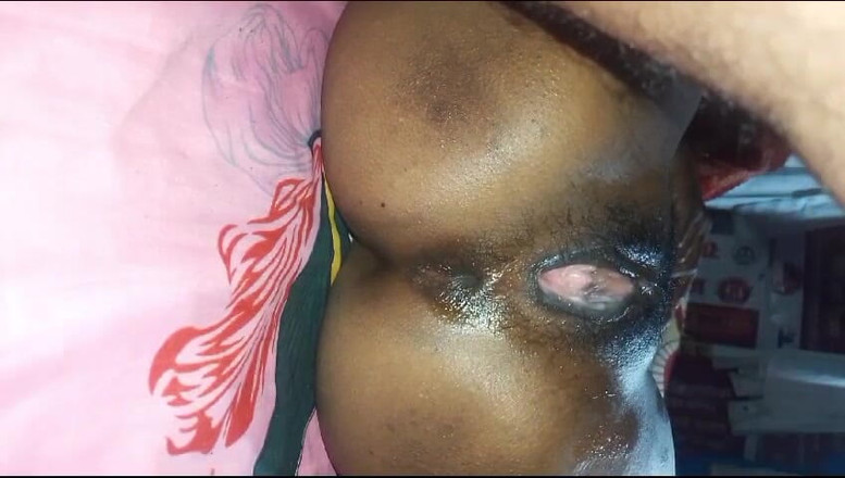 RadhaDevi: Hintli teyzenin göğüslerine basıldı ve geceleri terk edildi