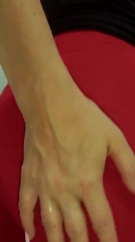 Fitnessstudio häschen MILF POV Nahaufnahmen und sperma auf titten