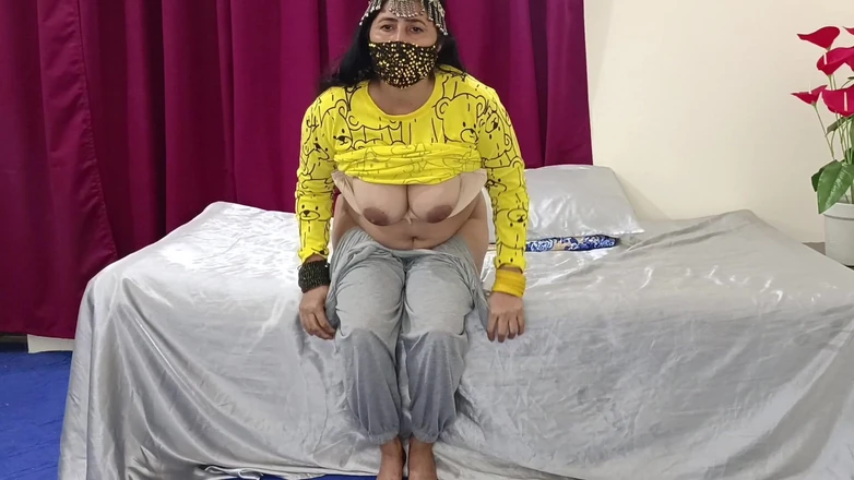 Beautiful Pakistani Urdu Aunty Sexy with Dildo