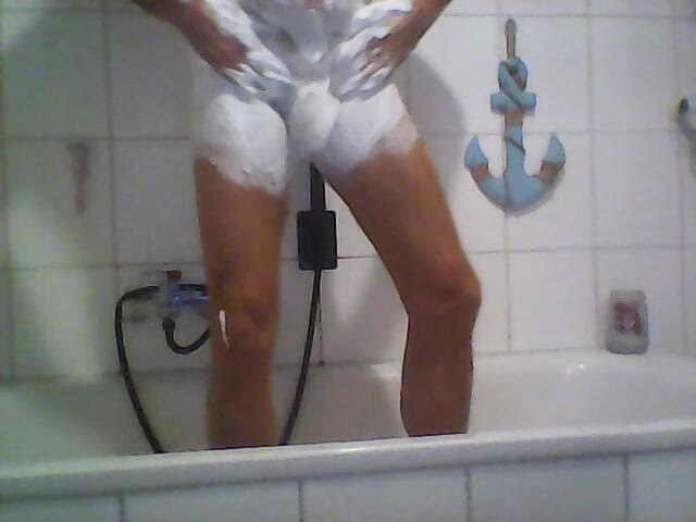 T0y b0y: Pubis Shaving