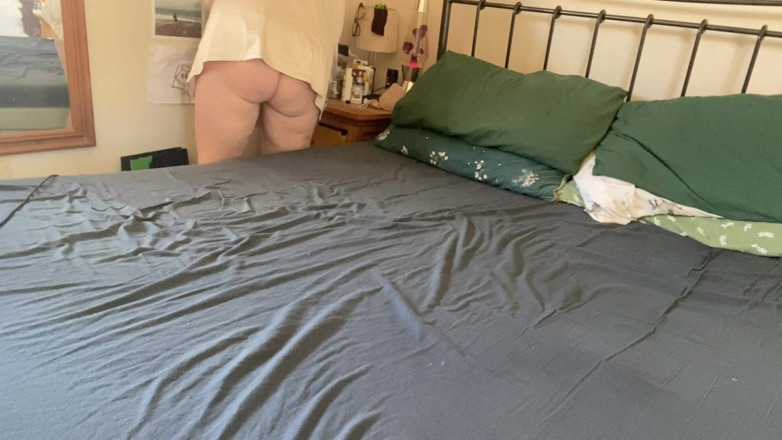 Frequentmasturbation: Lucky Builders Get to Watch Through the Window Part 1