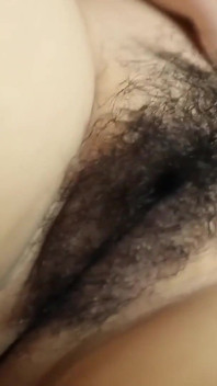 Johntronx - des filles amateur sexy se font détruire leurs chattes poilues