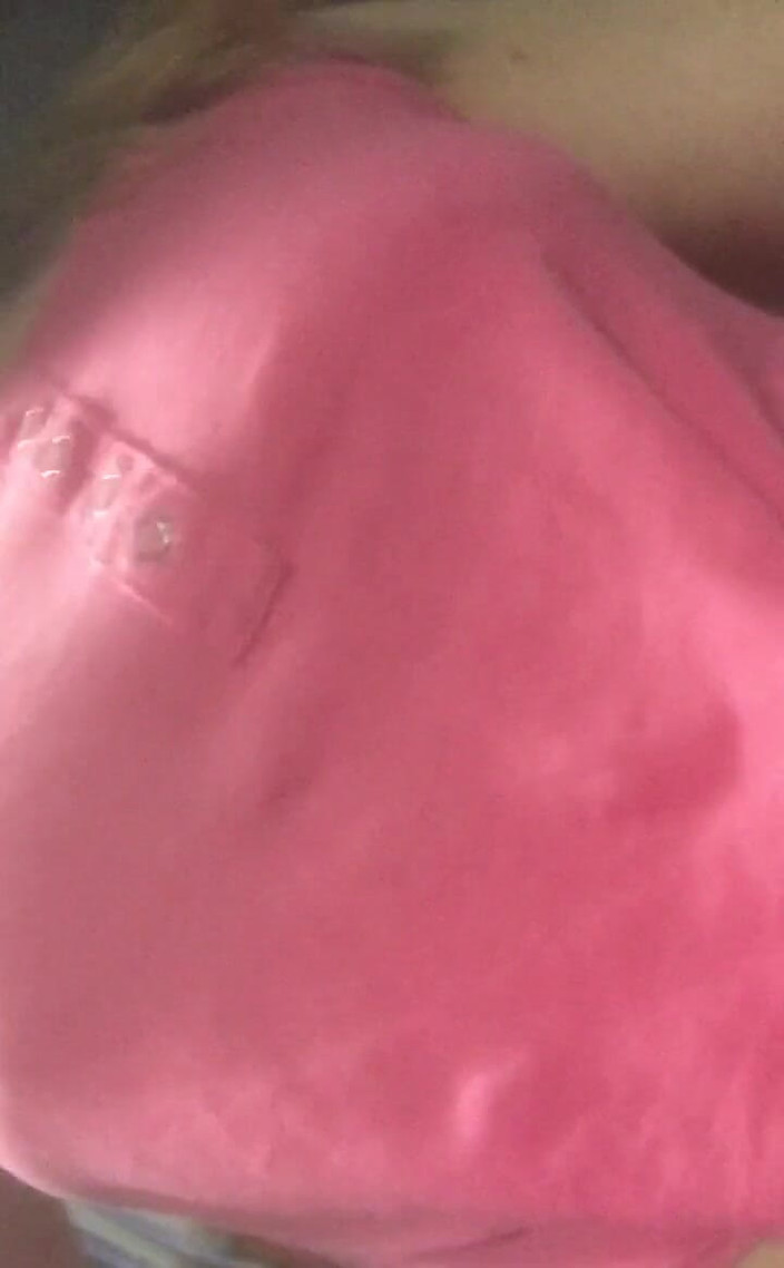 Michellexm: すみません、うっかり膣を見せてしまったようです