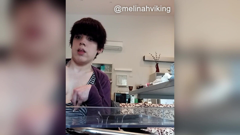 Melinah Viking: 집에서 나와 함께 자위하기