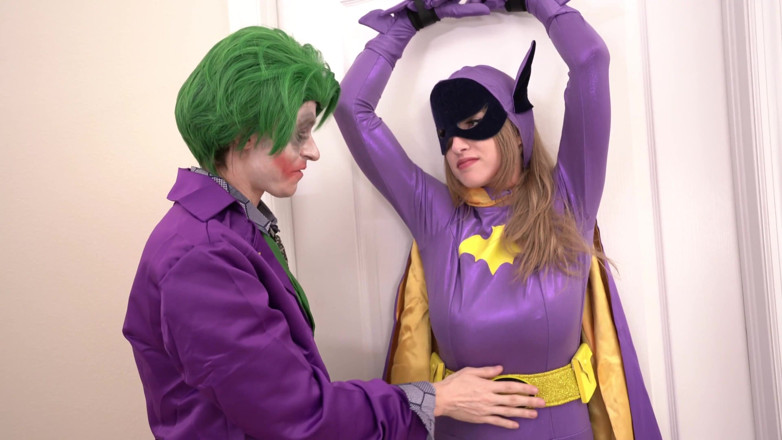 Conor Coxxx: Batgirl nas mãos do Coringa com Octavia Red